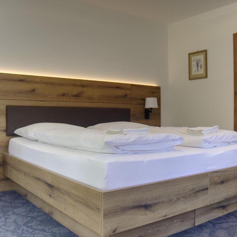 Central B&B Obertauern - Double Room with Balcony - 4