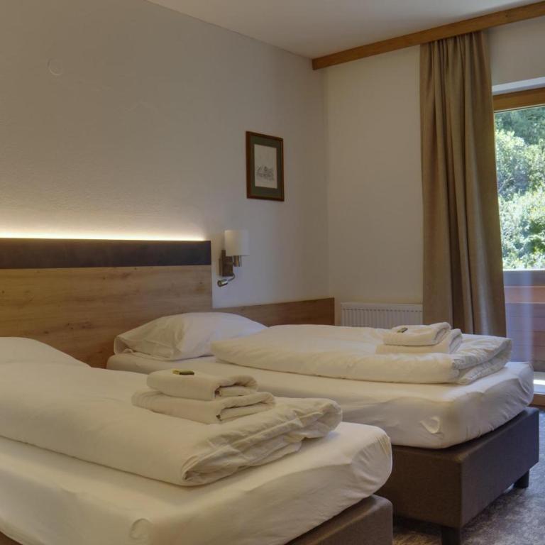 Central B&B Obertauern - Double Room with Balcony - 8