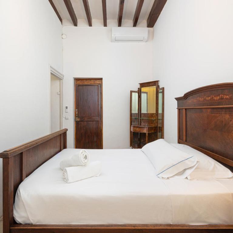 Hostal Pons - Habitación Doble con baño compartido - 1