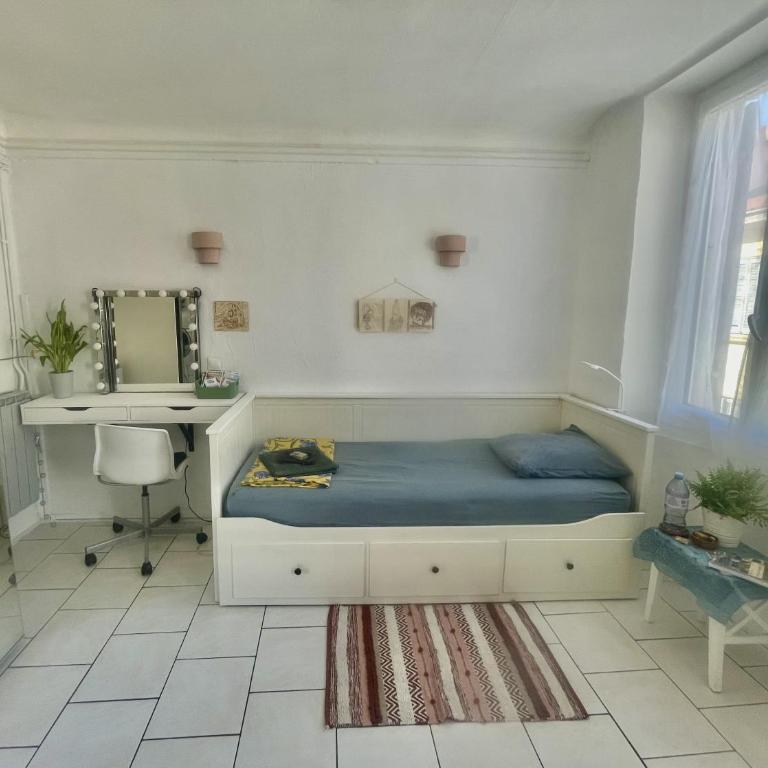 Bed & Breakfast - Au Petit Rouge-Gorge - Chambre Simple avec Salle de Bains Commune - 2