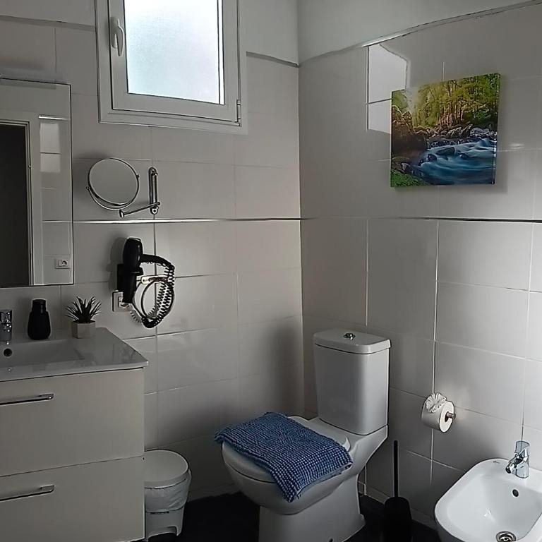 ATICO CON TERRAZA, VISTAS AL MAR Y CIUDAD - Apartamento de 2 dormitorios - 10