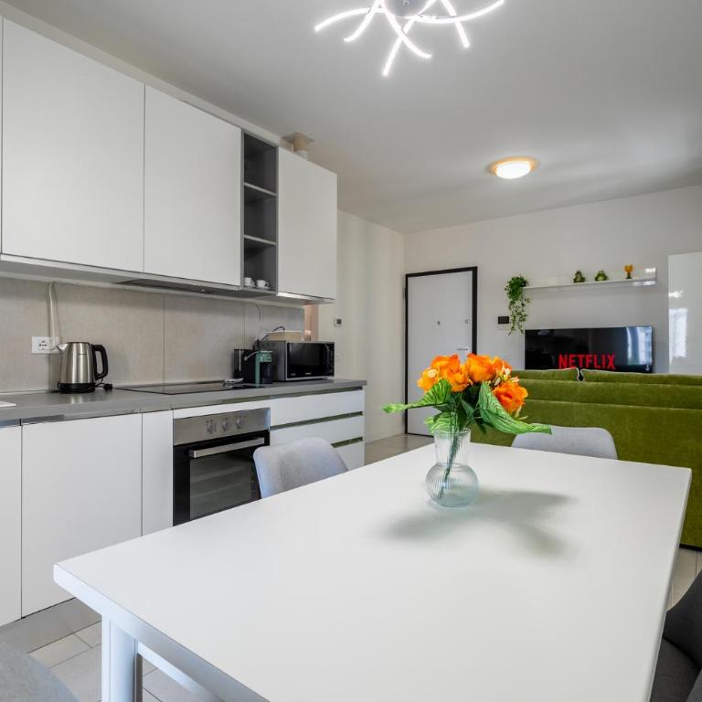 Novoli Elite Suites Private Free Parking - One-Bedroom Apartment - 3