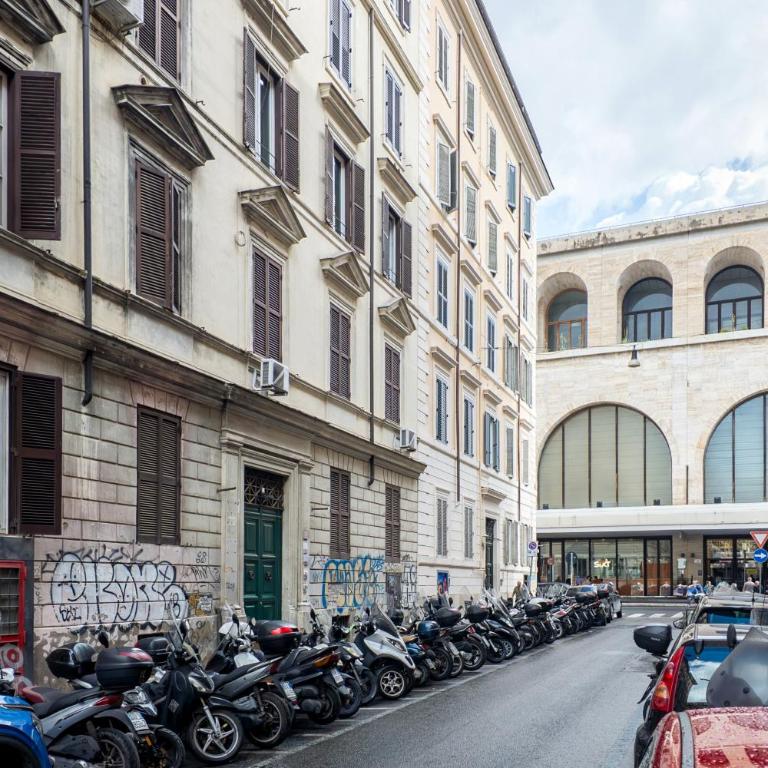 The Best Rent - Termini Apartments - Deluxe Apartment - Via Carlo Cattaneo, 24 - 20