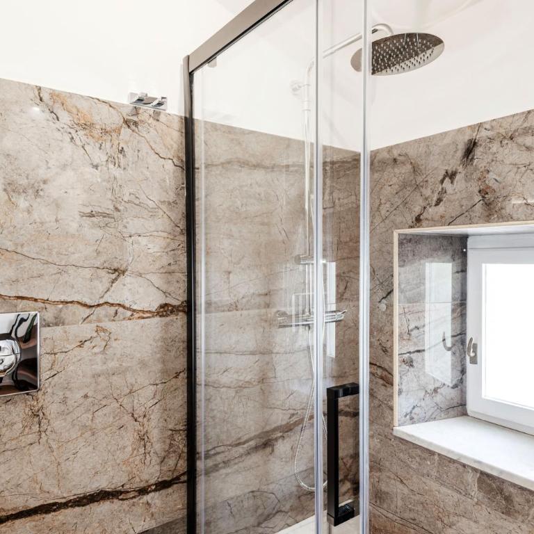 The Best Rent - Termini Apartments - Deluxe Apartment - Via Carlo Cattaneo, 24 - 8