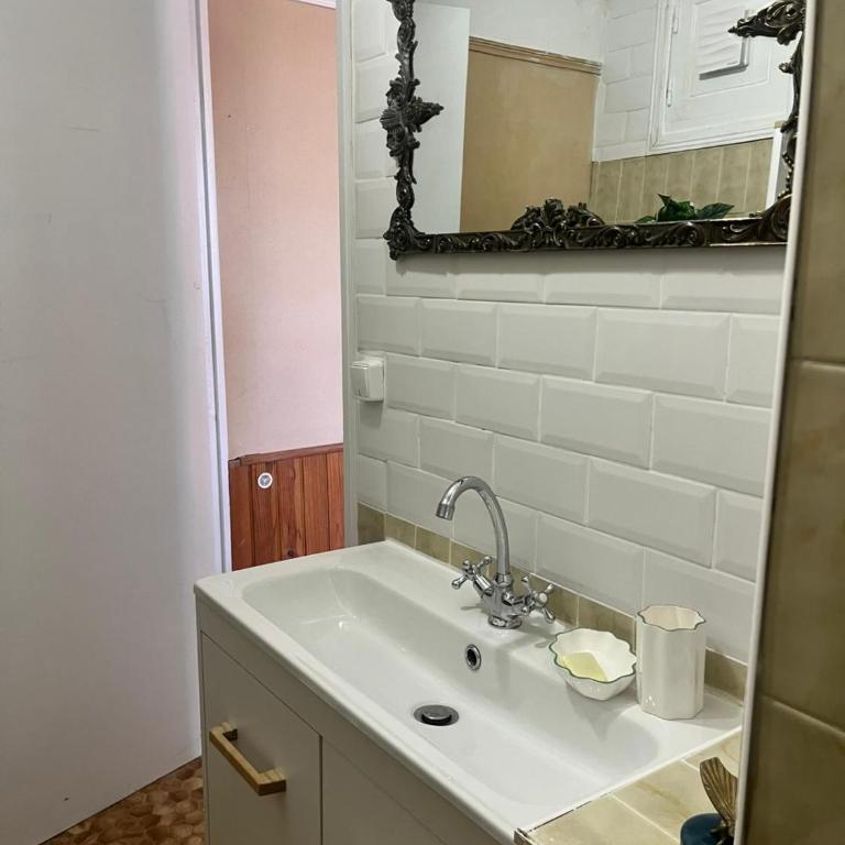 Chez Chagall cozy studio - One-Bedroom Apartment - 18
