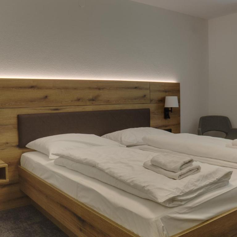 Central B&B Obertauern - Double Room with Balcony - 17