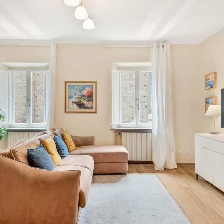 Santa Croce Penthouse, 2 Bedrooms with a View of the Basilica - Three-Bedroom Apartment - 1