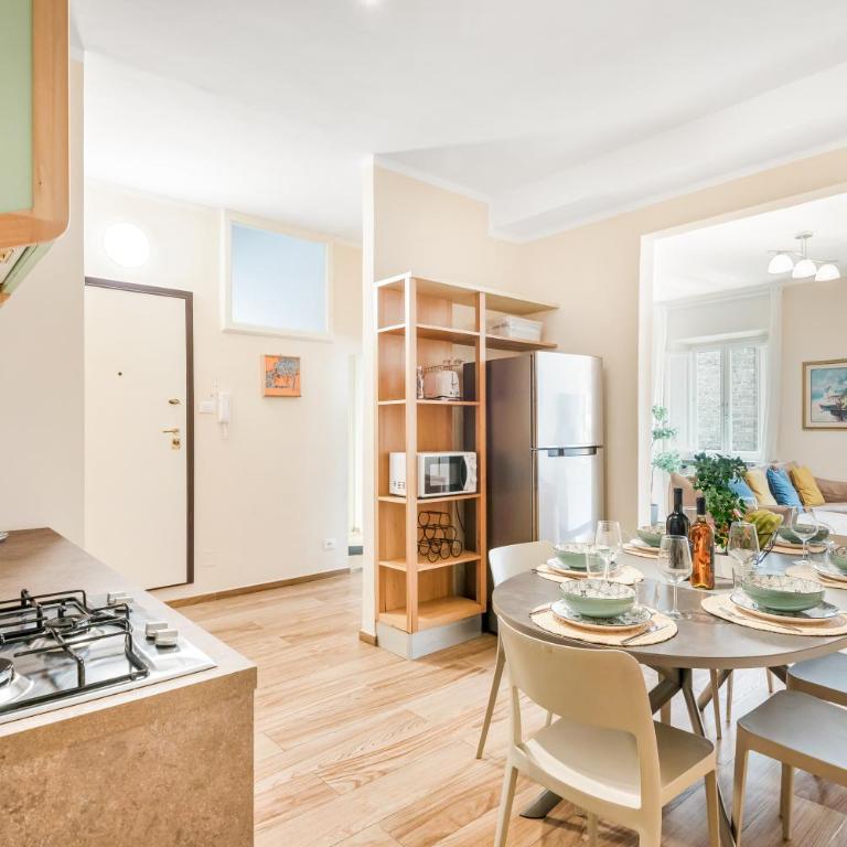 Santa Croce Penthouse, 2 Bedrooms with a View of the Basilica - Three-Bedroom Apartment - 4