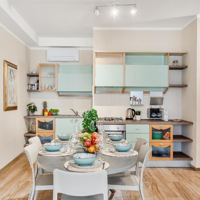 Santa Croce Penthouse, 2 Bedrooms with a View of the Basilica - Three-Bedroom Apartment - 7