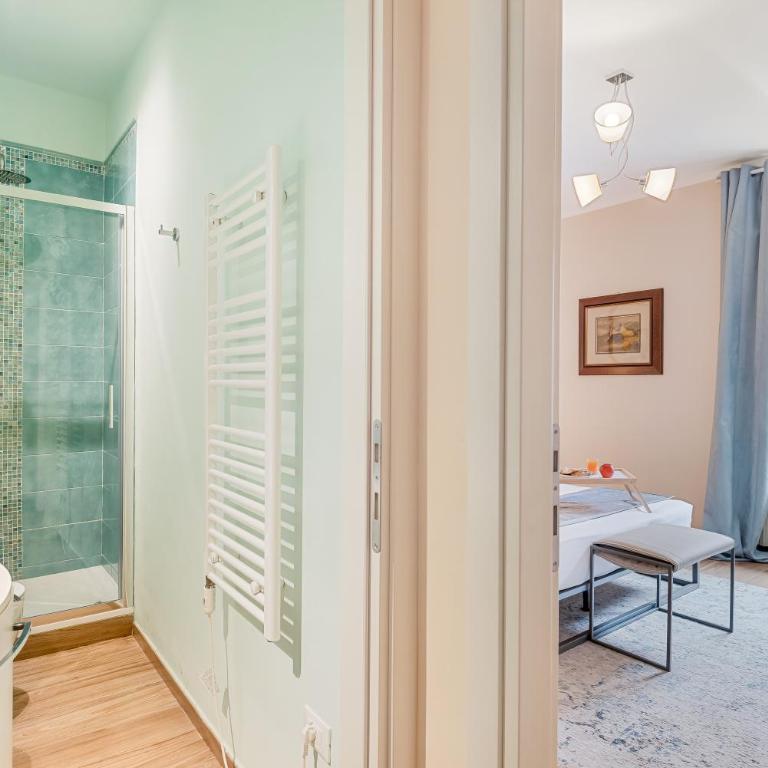 Santa Croce Penthouse, 2 Bedrooms with a View of the Basilica - Three-Bedroom Apartment - 11
