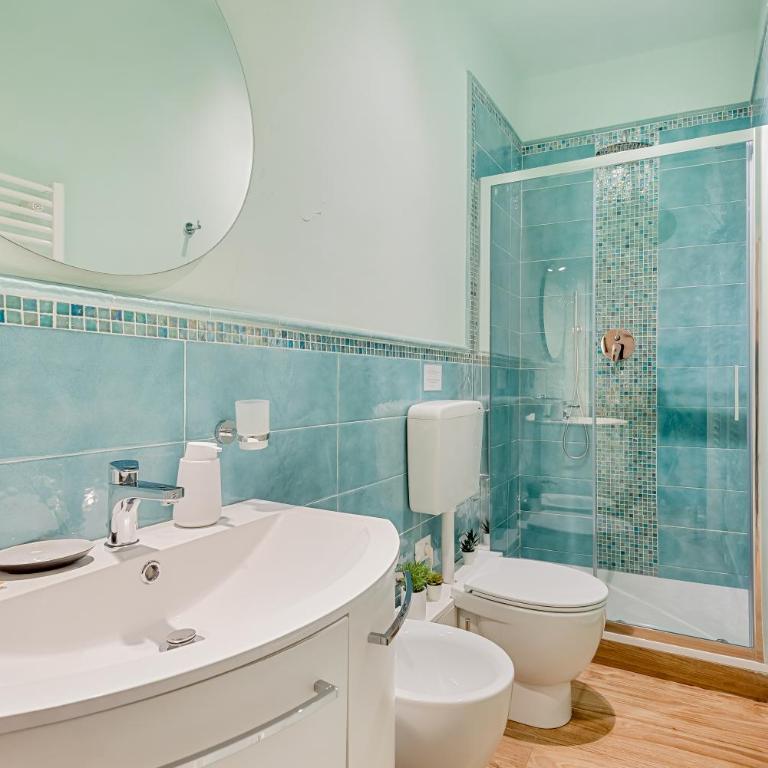 Santa Croce Penthouse, 2 Bedrooms with a View of the Basilica - Three-Bedroom Apartment - 12