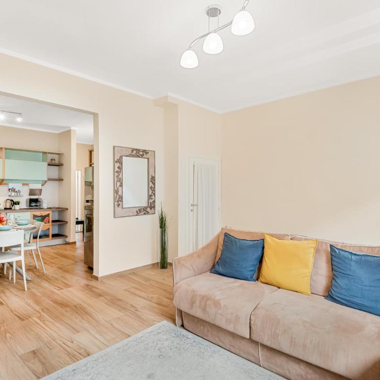 Santa Croce Penthouse, 2 Bedrooms with a View of the Basilica - Three-Bedroom Apartment - 5
