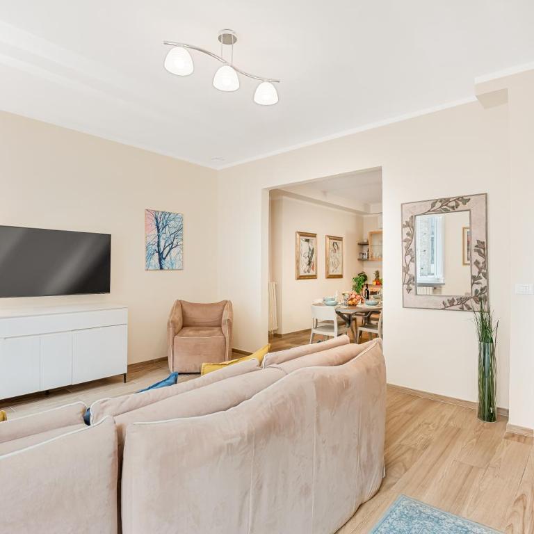 Santa Croce Penthouse, 2 Bedrooms with a View of the Basilica - Three-Bedroom Apartment - 10