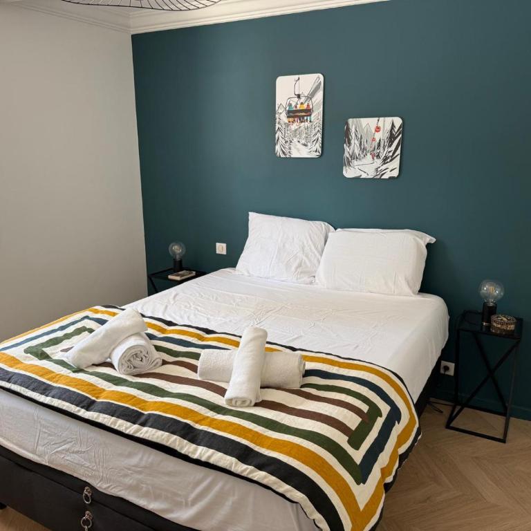 Premium Apartment with Private Jacuzzi - Three-Bedroom Apartment - 20