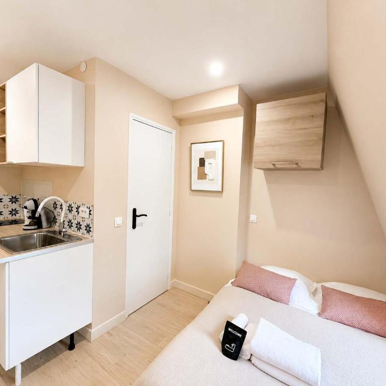 Studio cosy refait a neuf gare du nord paris 10 - Estudio - 5