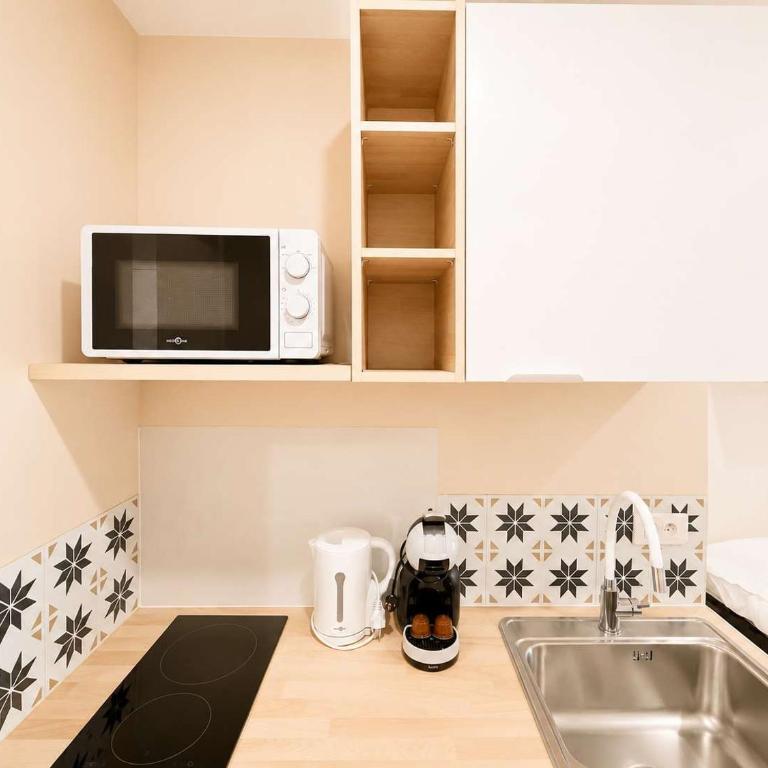 Studio cosy refait a neuf gare du nord paris 10 - Estudio - 10