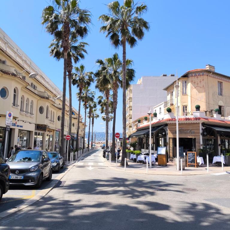 OREE DU CAP 2 pièces CLIMATISÉ CLASSÉ 52 M2 terrasse 20m2 PLAGES PISCINE ANTIBES avec PARKING PRIVATIF - Appartement 1 Chambre - 11
