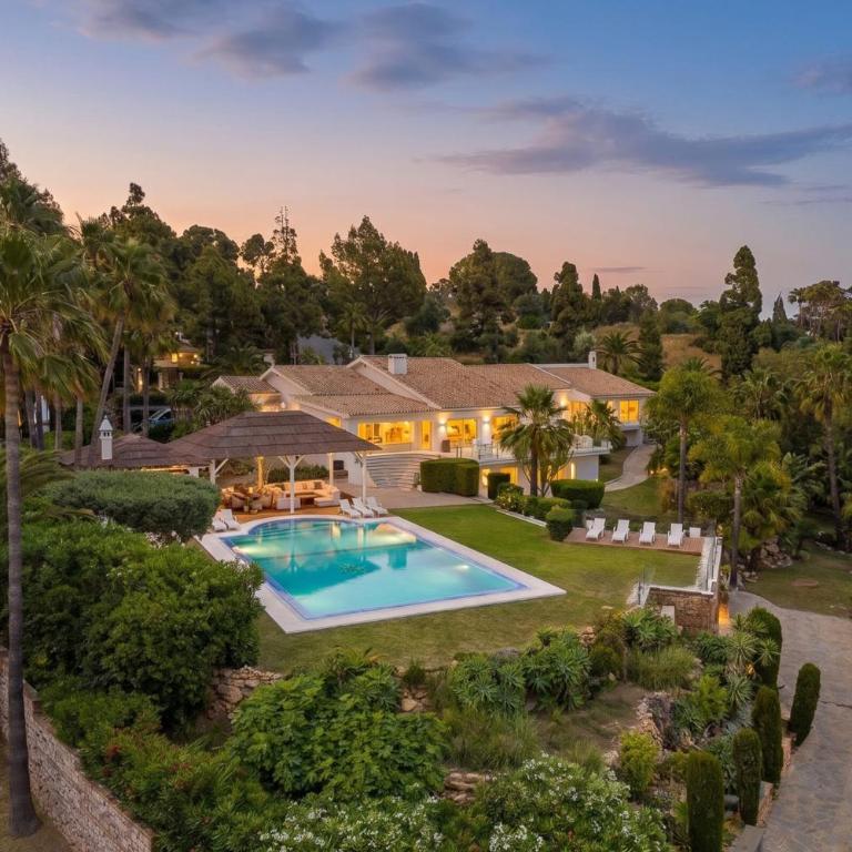 Exceptional Villa in Las Chapas with breathtaking panoramic views! - Villa - 7