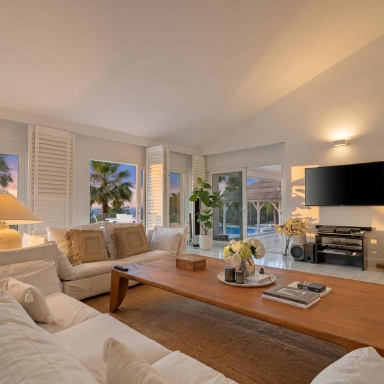 Exceptional Villa in Las Chapas with breathtaking panoramic views! - Villa - 22
