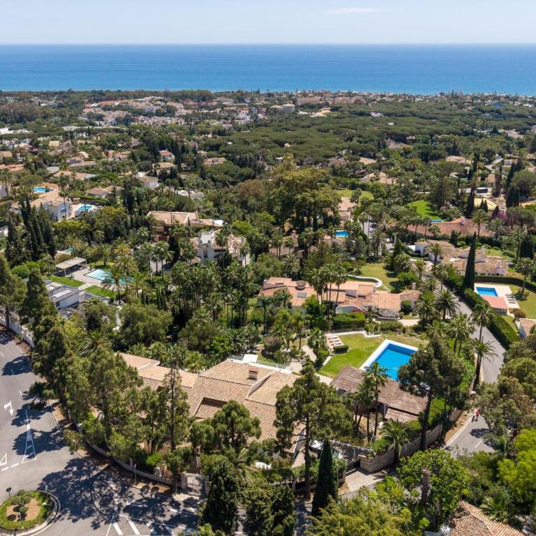 Exceptional Villa in Las Chapas with breathtaking panoramic views! - Villa - 23