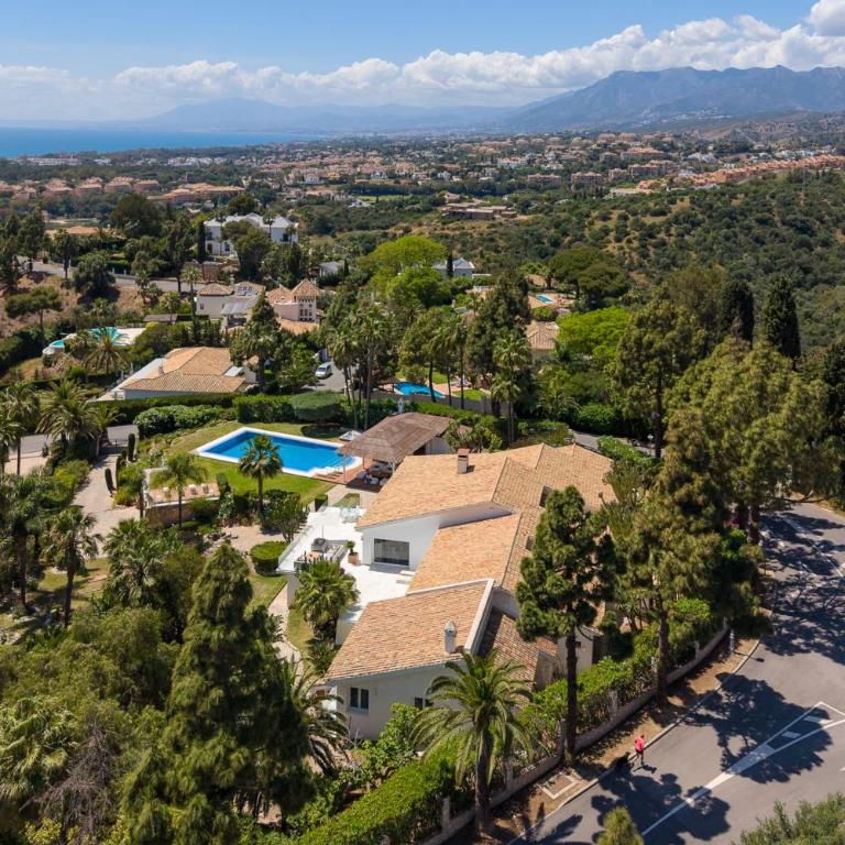 Exceptional Villa in Las Chapas with breathtaking panoramic views! - Villa - 24