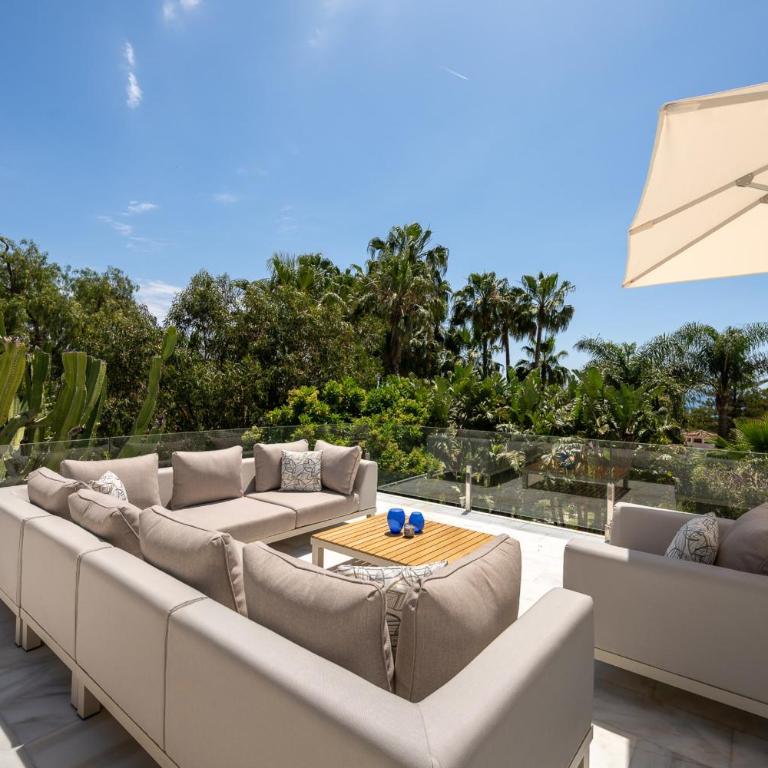 Exceptional Villa in Las Chapas with breathtaking panoramic views! - Villa - 33
