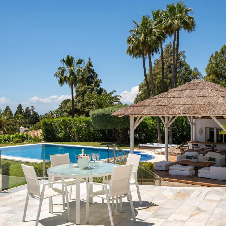 Exceptional Villa in Las Chapas with breathtaking panoramic views! - Villa - 35
