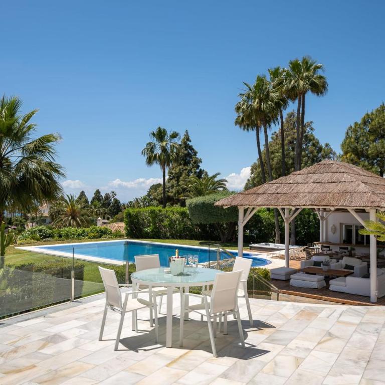 Exceptional Villa in Las Chapas with breathtaking panoramic views! - Villa - 37