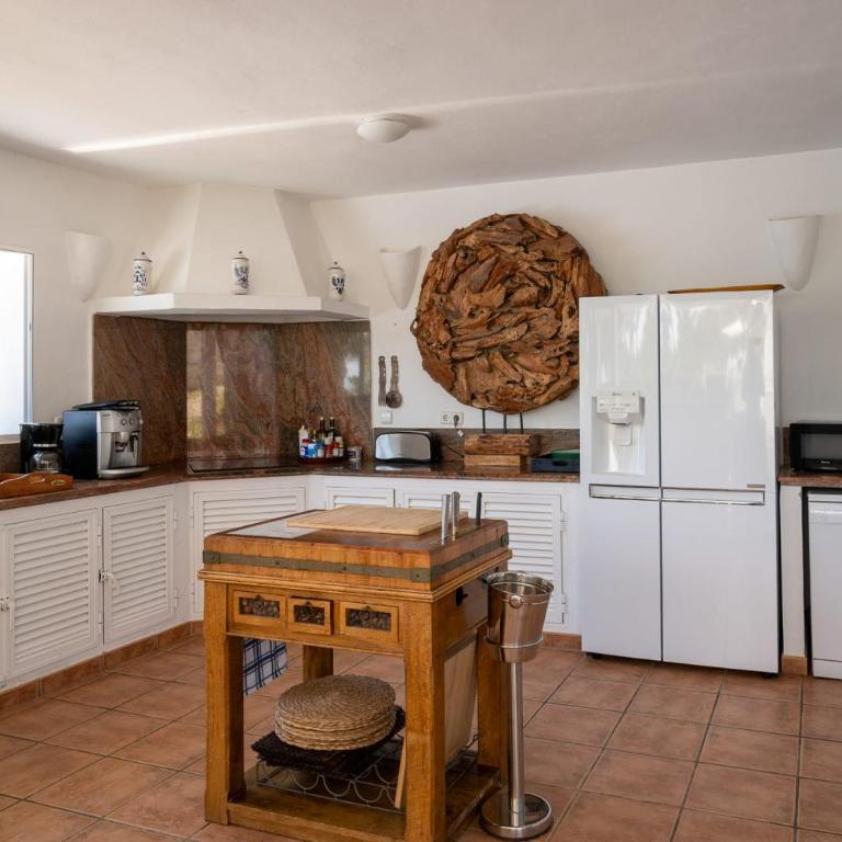 Exceptional Villa in Las Chapas with breathtaking panoramic views! - Villa - 45