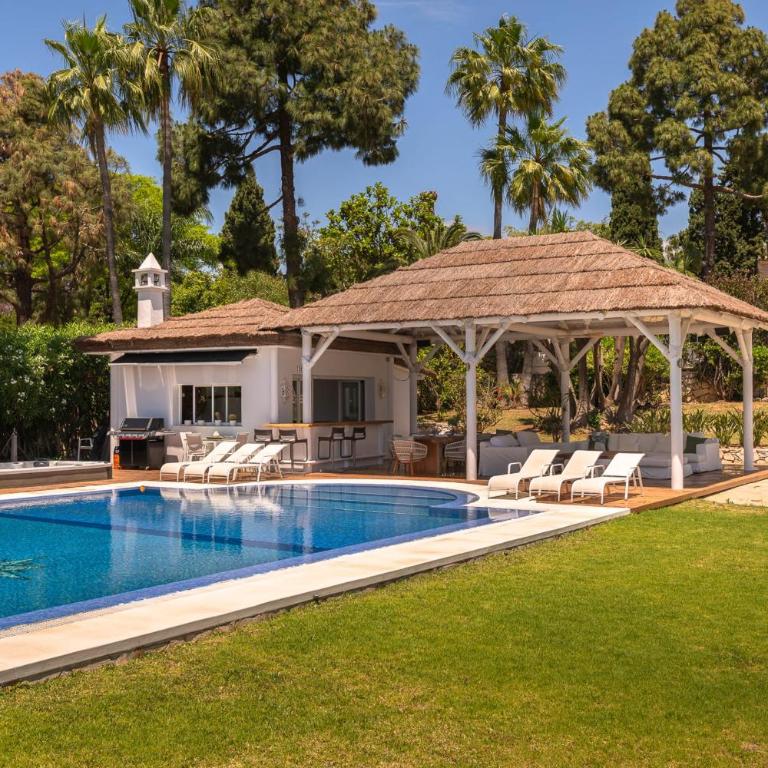 Exceptional Villa in Las Chapas with breathtaking panoramic views! - Villa - 68