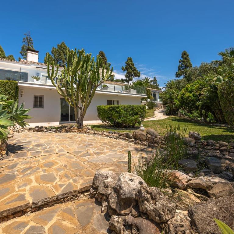 Exceptional Villa in Las Chapas with breathtaking panoramic views! - Villa - 81