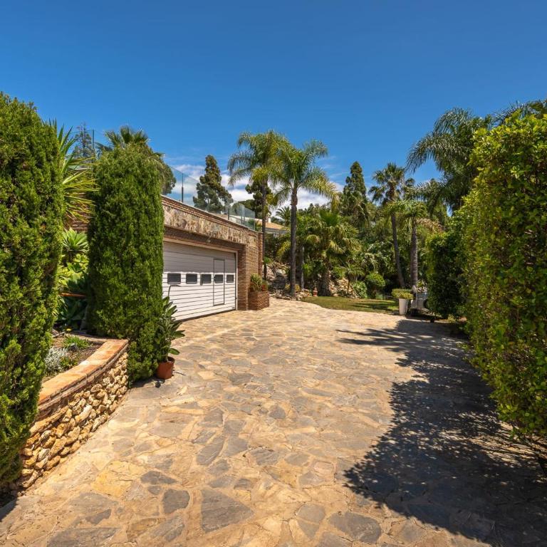 Exceptional Villa in Las Chapas with breathtaking panoramic views! - Villa - 84
