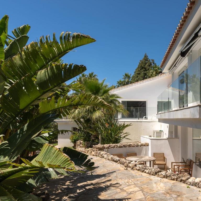 Exceptional Villa in Las Chapas with breathtaking panoramic views! - Villa - 98