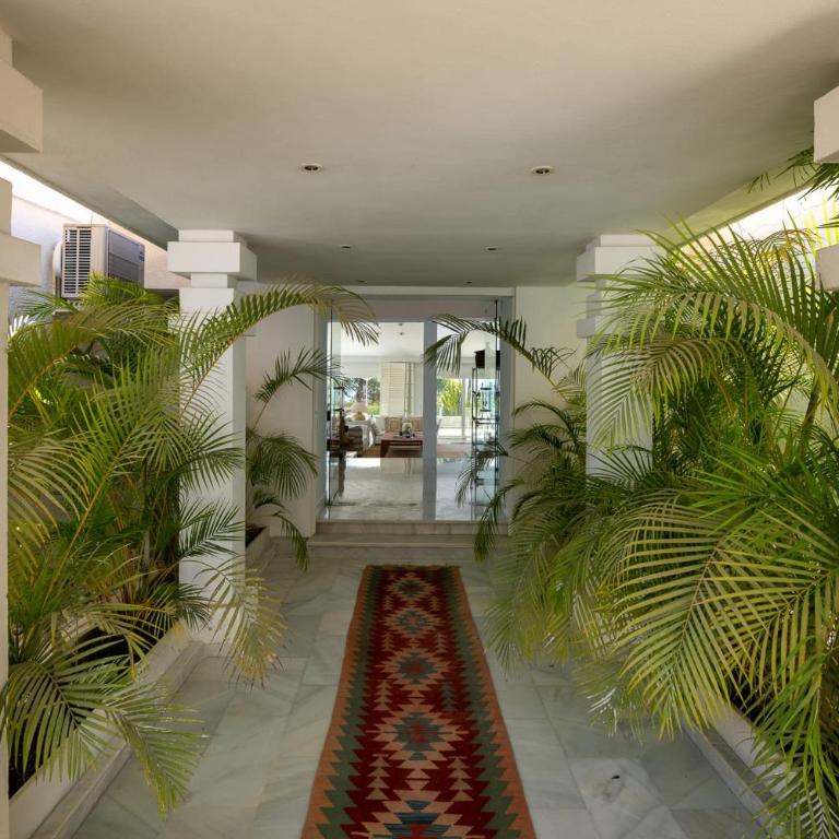 Exceptional Villa in Las Chapas with breathtaking panoramic views! - Villa - 97