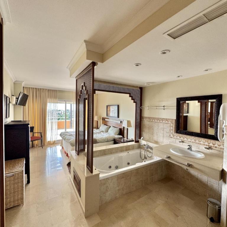 Apartment with large terrace, spa bath & magical views - Apartamento de 2 dormitorios - 4