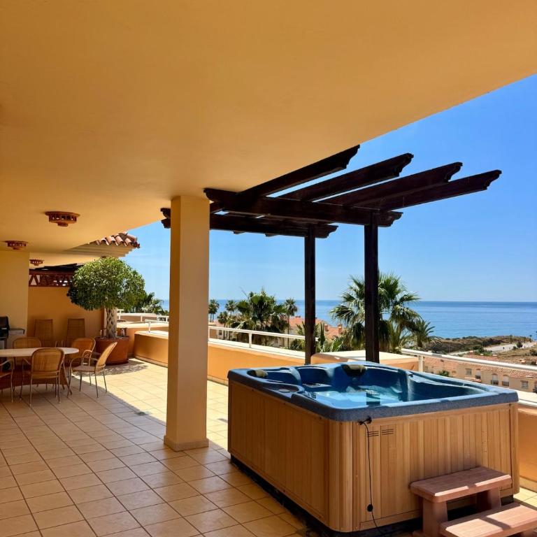 Apartment with large terrace, spa bath & magical views - Apartamento de 2 dormitorios - 10