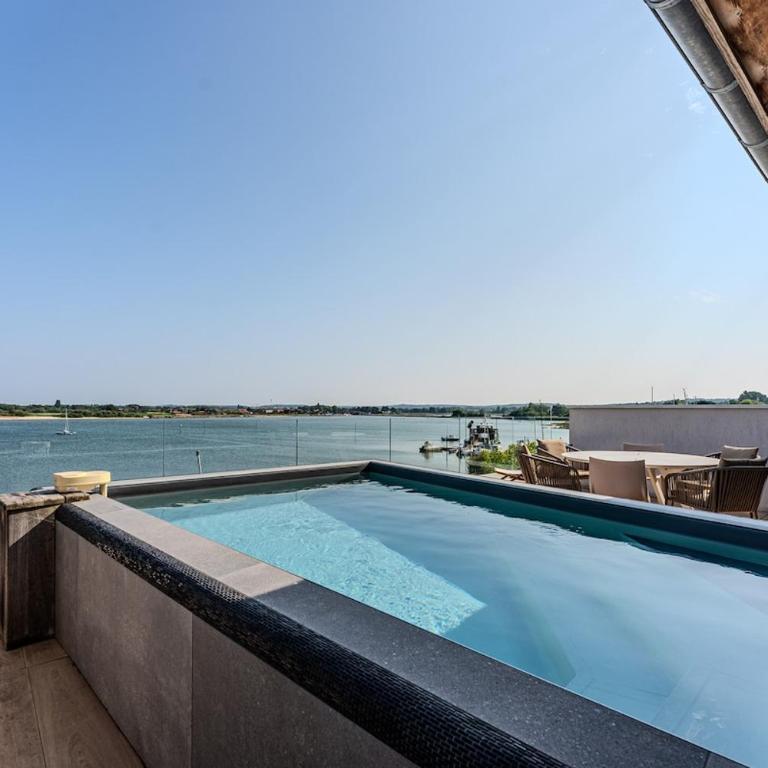 Stunning Duplex Rooftop Pool - Appartement 3 Chambres - 12