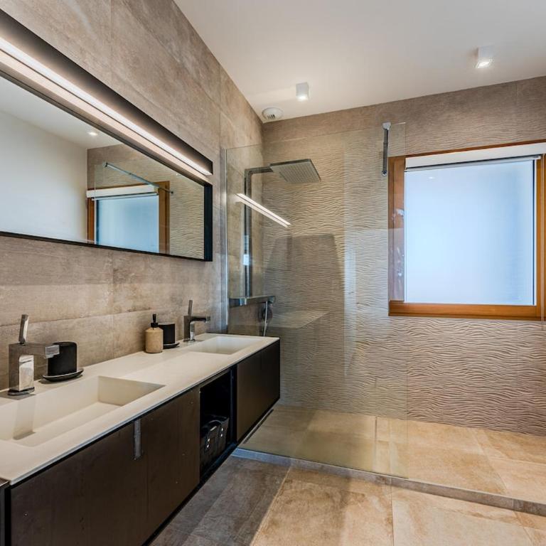 Stunning Duplex Rooftop Pool - Appartement 3 Chambres - 35