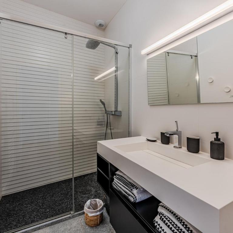 Stunning Duplex Rooftop Pool - Appartement 3 Chambres - 69