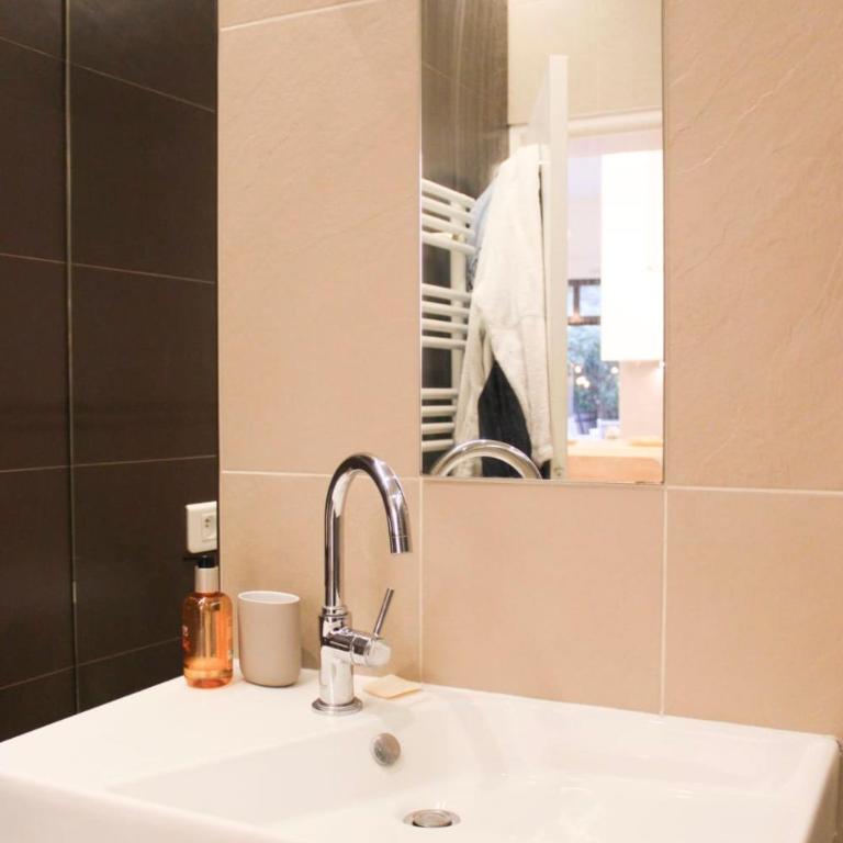 Apartment with terrace and garden sleeps 4 - Apartamento - 18