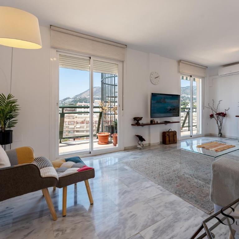 Terrace of Paradise, 3 Bed Duplex, Bbq, Views, Pool, Parking - Penthouse-Apartment - 32