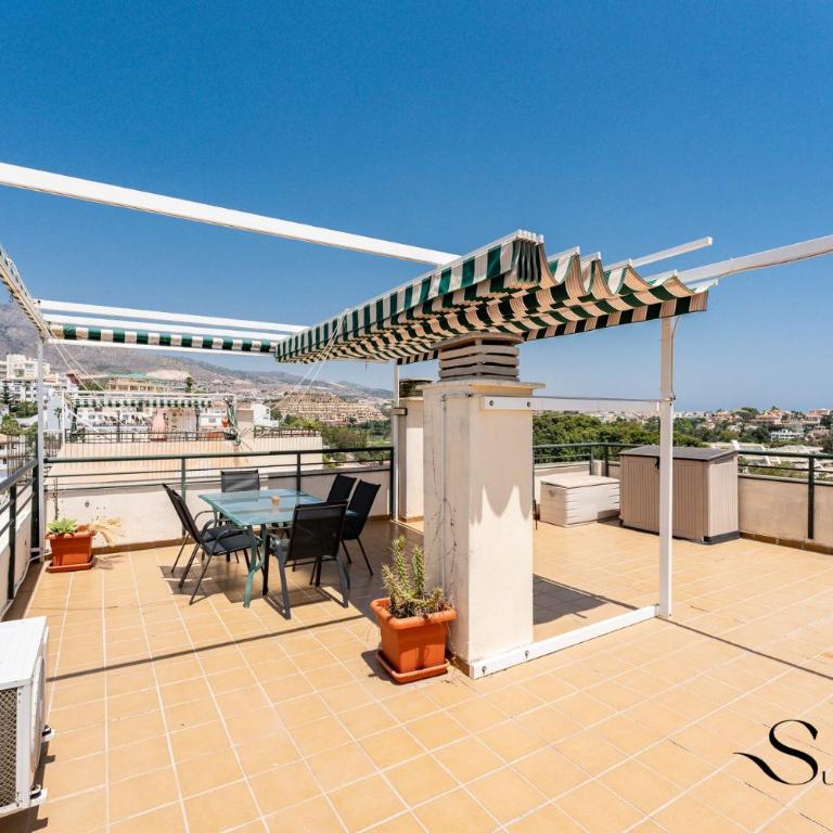 Terrace of Paradise, 3 Bed Duplex, Bbq, Views, Pool, Parking - Penthouse-Apartment - 34