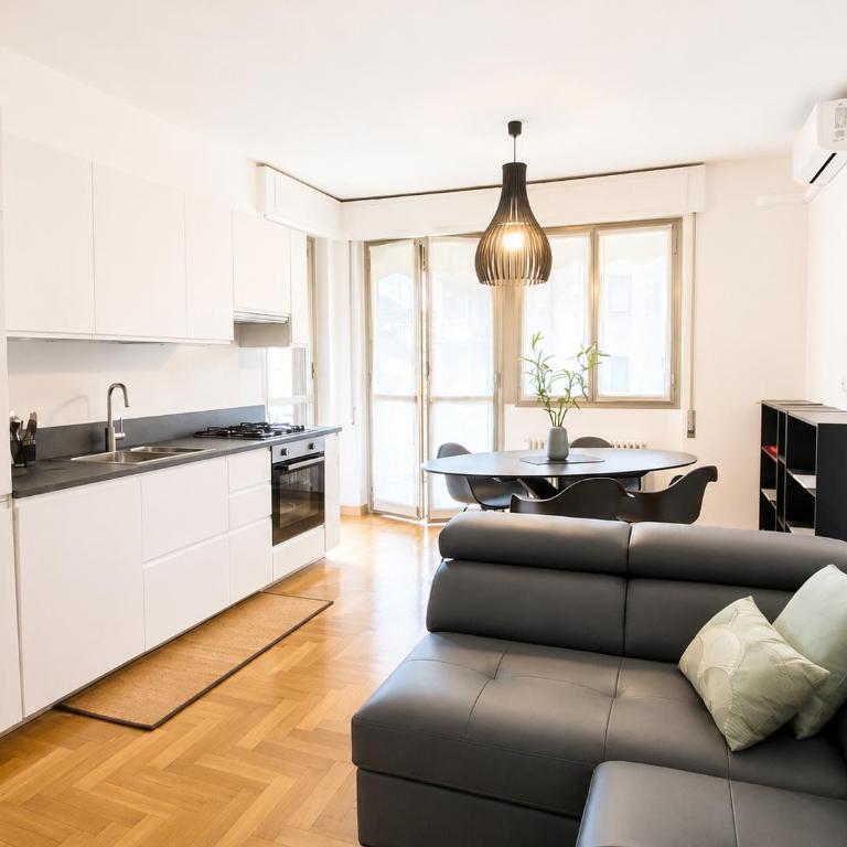 The Charme - Modern Apartment in Como with Balcony - Two-Bedroom Deluxe Apartment - 8