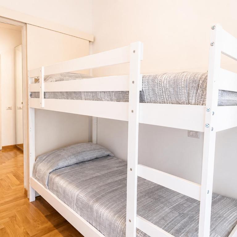 The Charme - Modern Apartment in Como with Balcony - Two-Bedroom Deluxe Apartment - 7