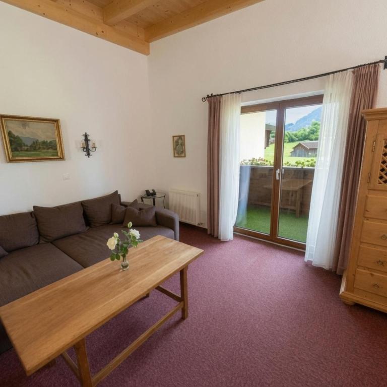 Hotel Rosengarten - Vierbettzimmer mit Bergblick - 4
