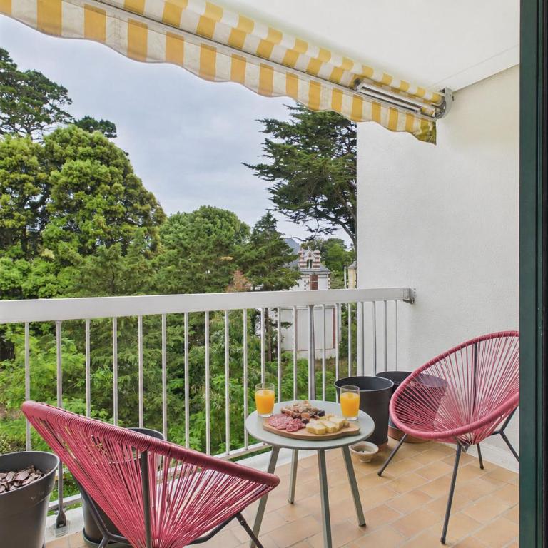 300m de la plage, balcon, parking, séjour à 3 - Appartement - 2