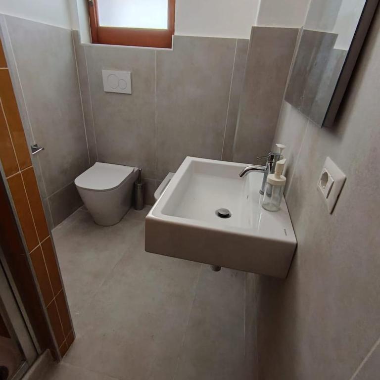 Vic SeaHouse 2 apartments - Three-Bedroom Apartment - 7