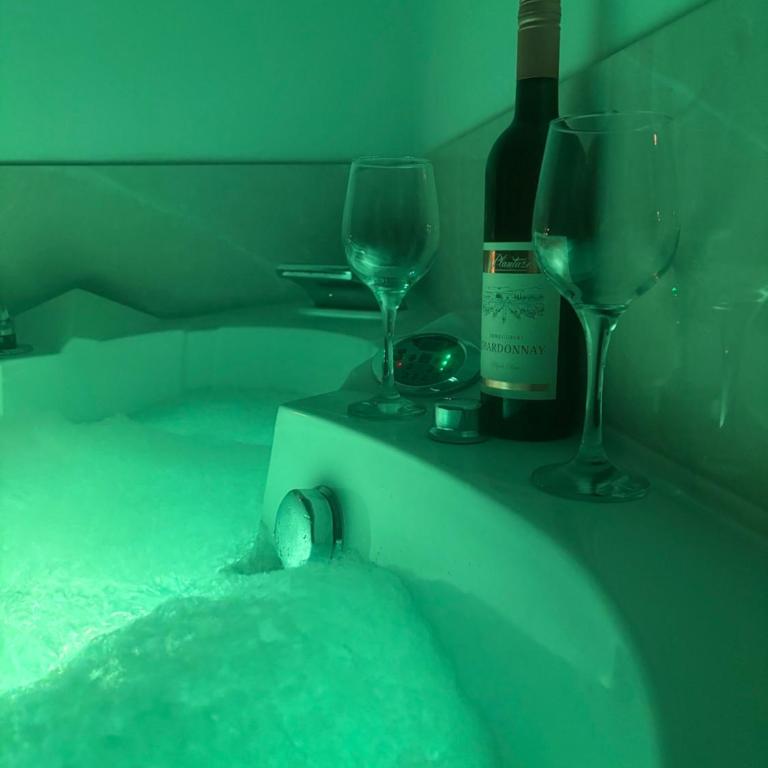 Premium Jacuzzi Apartment-Free parking garage - Apartman sa 1 Spavaćom Sobom - 1