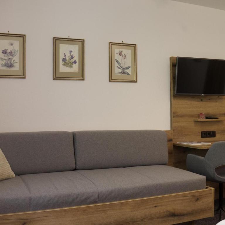 Central B&B Obertauern - Double Room with Balcony - 1