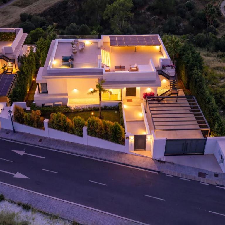 VACATION MARBELLA I Villa Status, Private Pool, 5min to the Beach, BBQ, Rooftop Terrace, 5 BDRS, Luxury Villa - Villa with Private Pool - 66